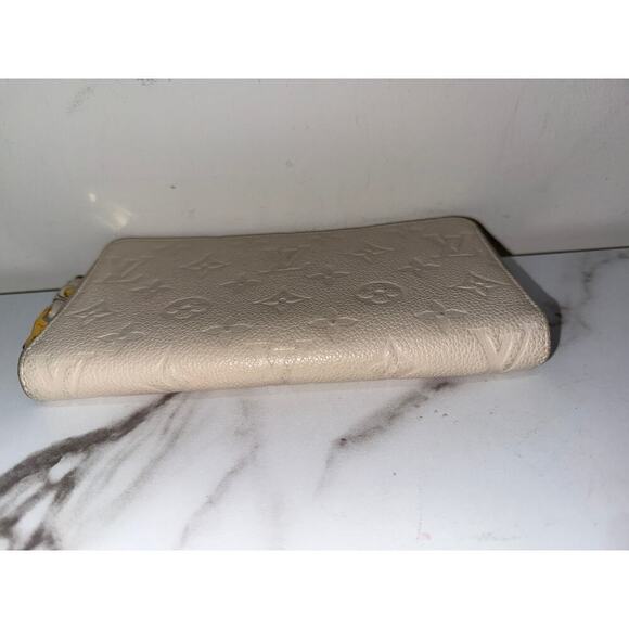 Louis Vuitton Zippy Wallet in Cream Empreinte Leather - Picture 8 of 8